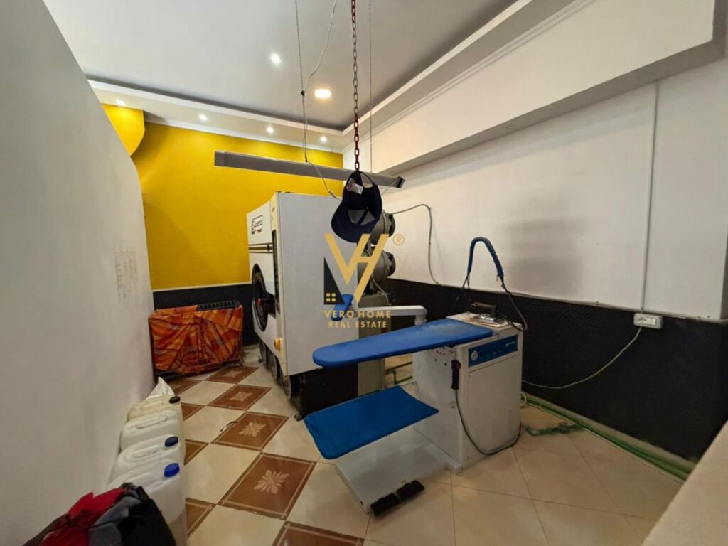 IN VENDITA ATTIVITÀ DI LAVANDERIA + PULIZIA A SECCO IN VIA GRAMOZ PASHKO 35.000 EURO