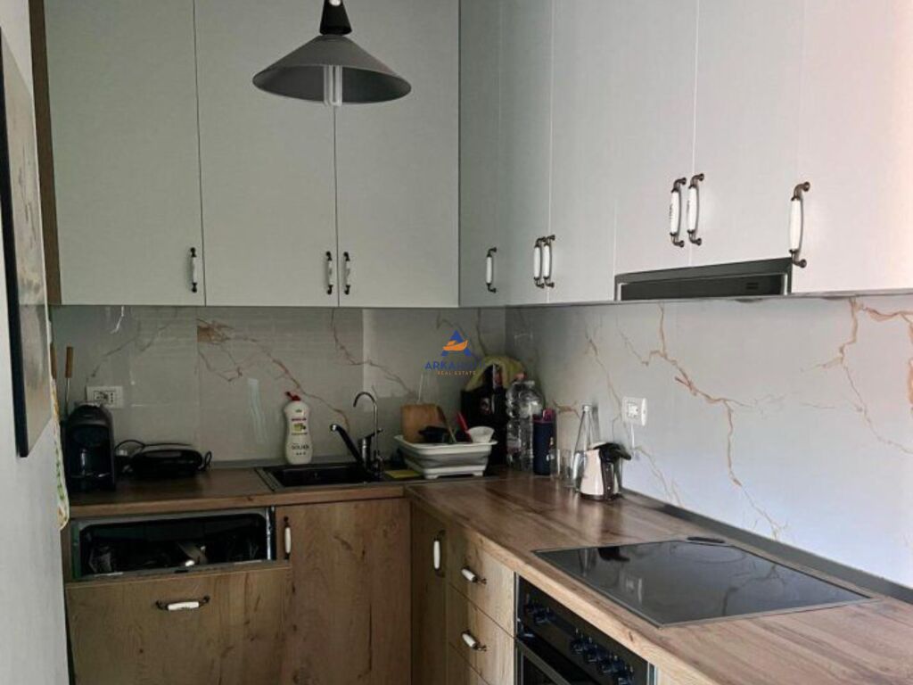 FOR RENT APARTMENT 2+1+BALCONY "COMMUNE OF PARIS" 65,000 LEKE