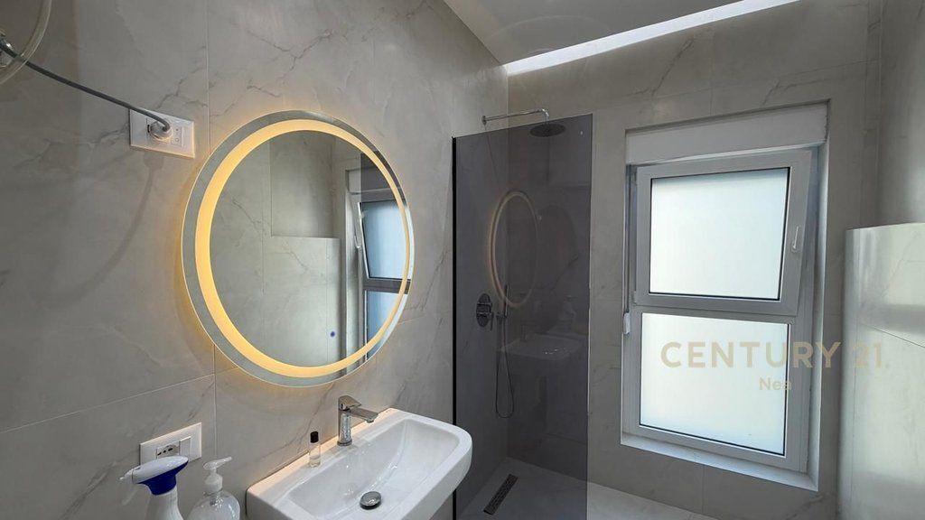 APARTAMENT 2+1+ POST PARKIMI - ALI DEMI -KOMPLEKSI KADIU