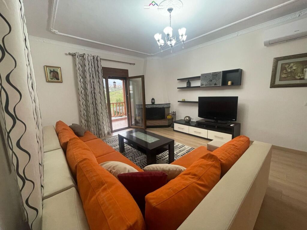 Piano Villetta/ Duplex in Affitto a Ali Demi (ID BV22392) Tirana