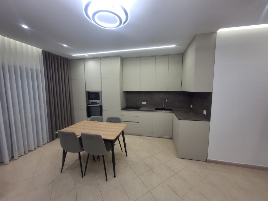 Appartamento 2+1 in affitto ad Astir