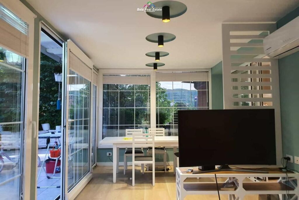 Zyre Me Qera 2+1 Tek Rruga e Kosovareve ( ID BZ2880) Tirane