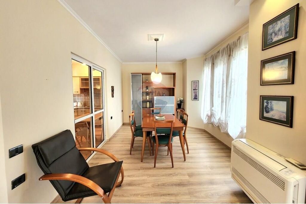 Apartament  1+1 - Për Qira - 9 Katëshet