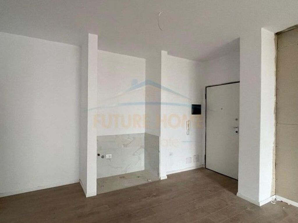 Shitet, Apartament 2+1+2, Rruga Jordan Misja, Tirane