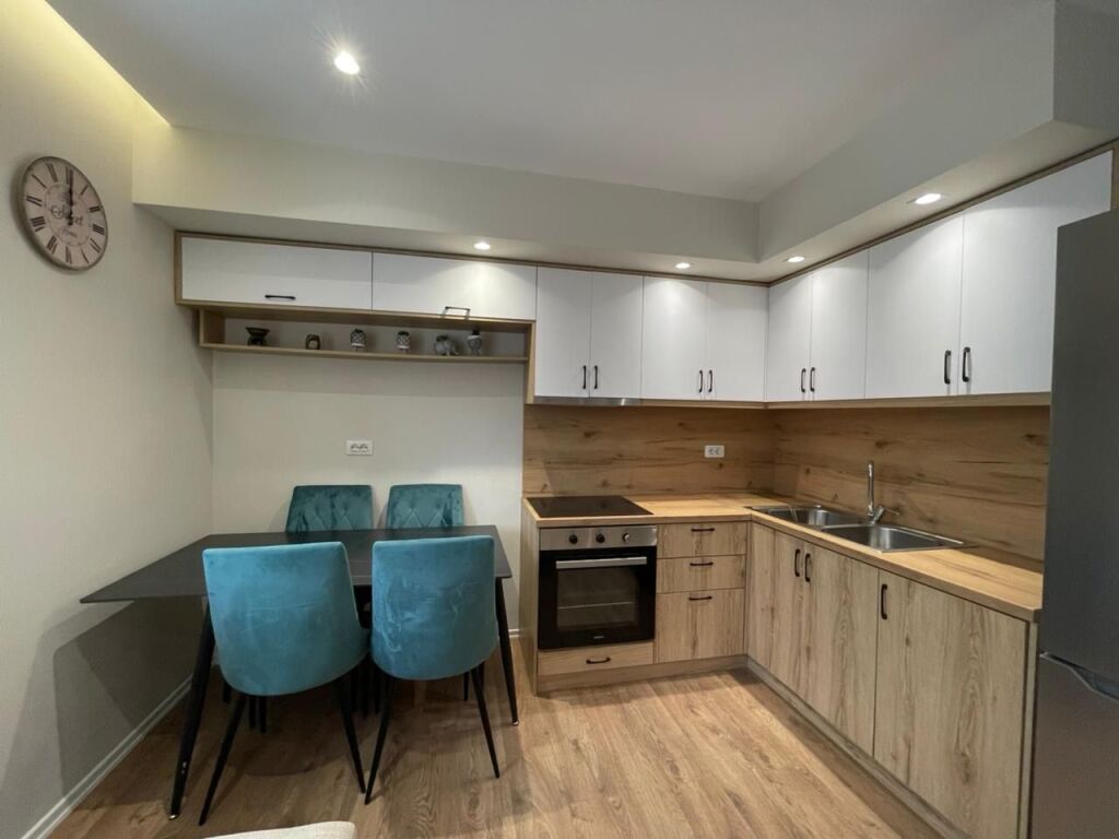2+1 apartment for rent above Brryli!