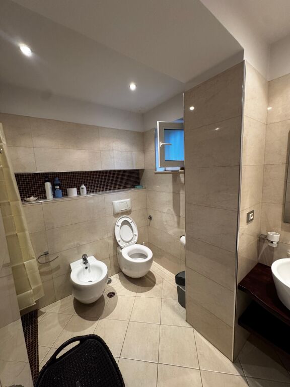 2+1+2 in affitto in Via dei Kosovari