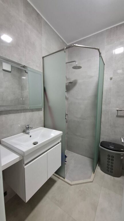 Jepet me qira apartament 1+1 ,570 € te Amerikan 3