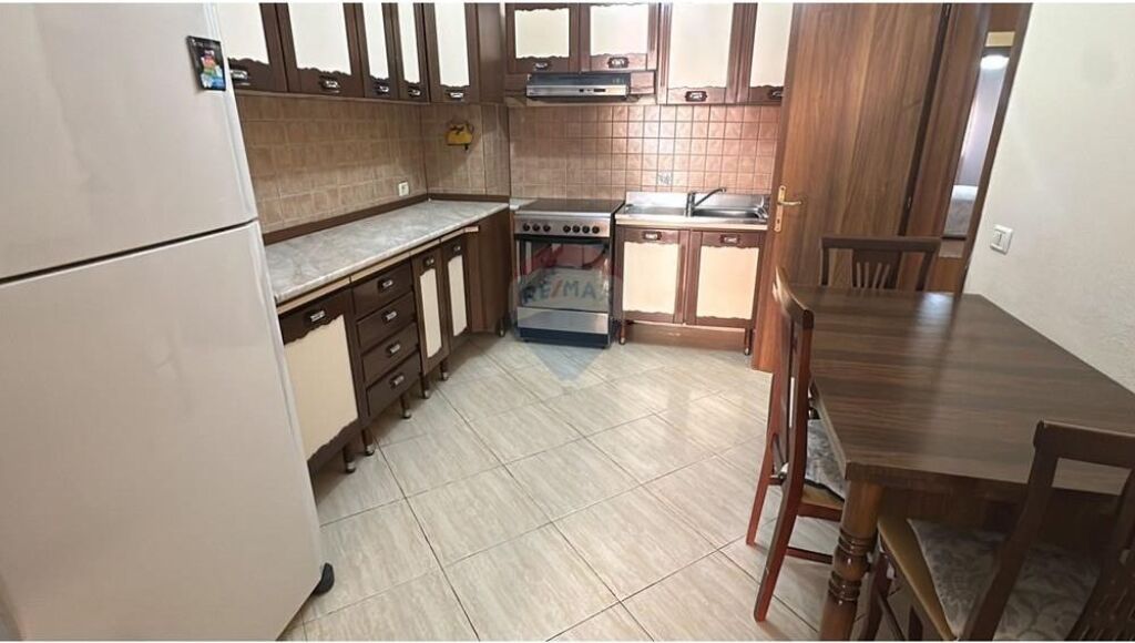 Apartament 1+1 me qera Komuna e Parisit
