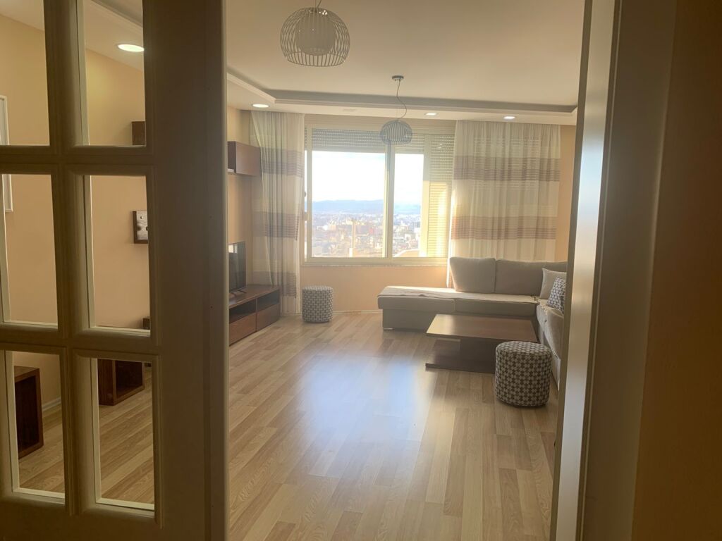 jepet me qera apartament 2+1+Ballkon Kati 2, 130 m² 450 € (FRESKU)