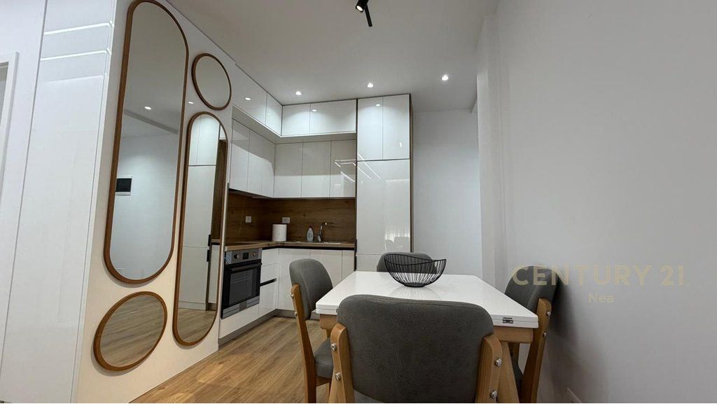 APARTAMENT 2+1+ POST PARKIMI - ALI DEMI -KOMPLEKSI KADIU