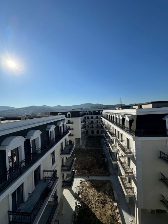SAUK, Porta Tirana e Re vendiamo super appartamento 2+1+2