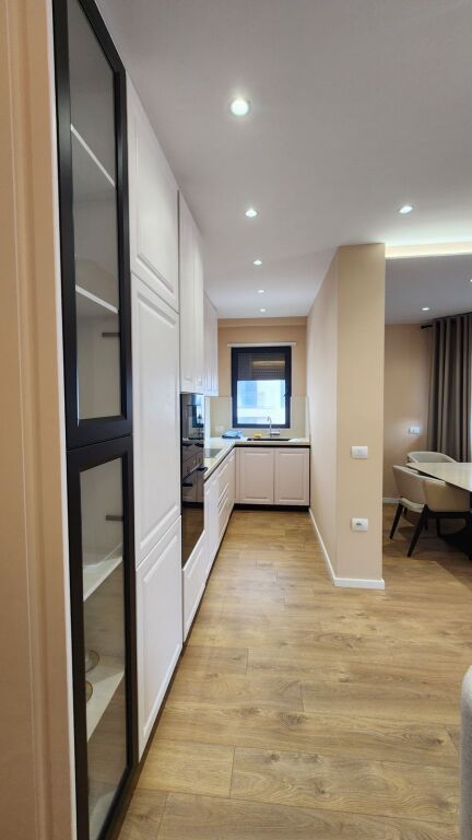 🏡 Shitet Apartament 2+1+2 – Rruga e Durrësit