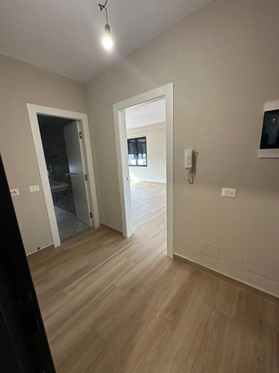 Apartament i ri 2+1 ne shitje te Rruga Hoxha Tasim, Pazar i ri