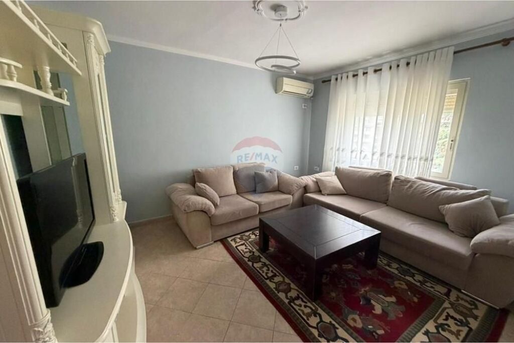 Tiranë  Apartament 1+1 Me Qira tek Ambasada Amerikane