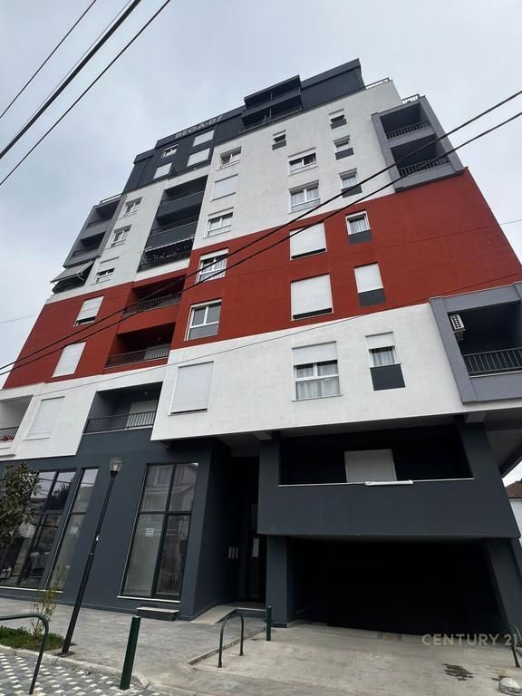 APARTAMENT 2+1 PER SHITJE / 5 MAJ