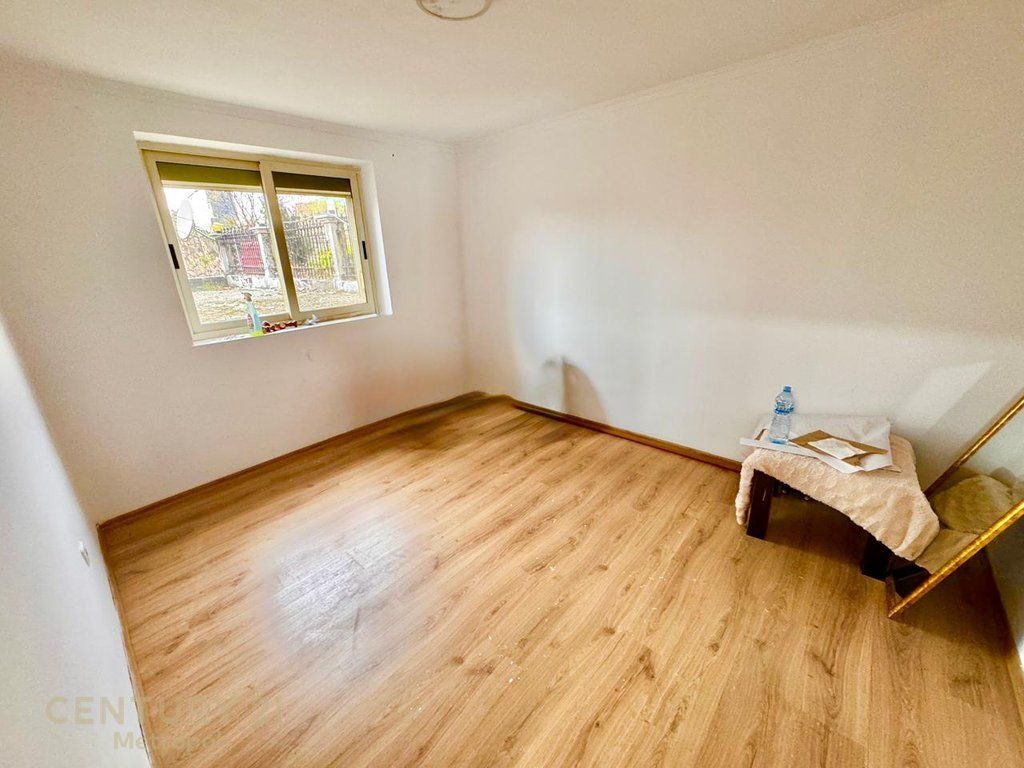 LOCALE PER UFFICI IN AFFITTO IN VIA ELBASAN 7 XHUXHAT