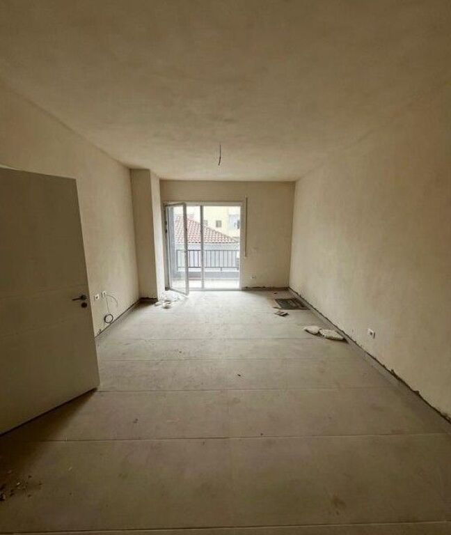 APARTAMENT 2+1 PER SHITJE / 5 MAJ