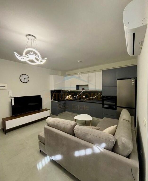 ✨ Mai Abitato Prima – 2+1 Moderno in Affitto in Via Durazzo! 🏢