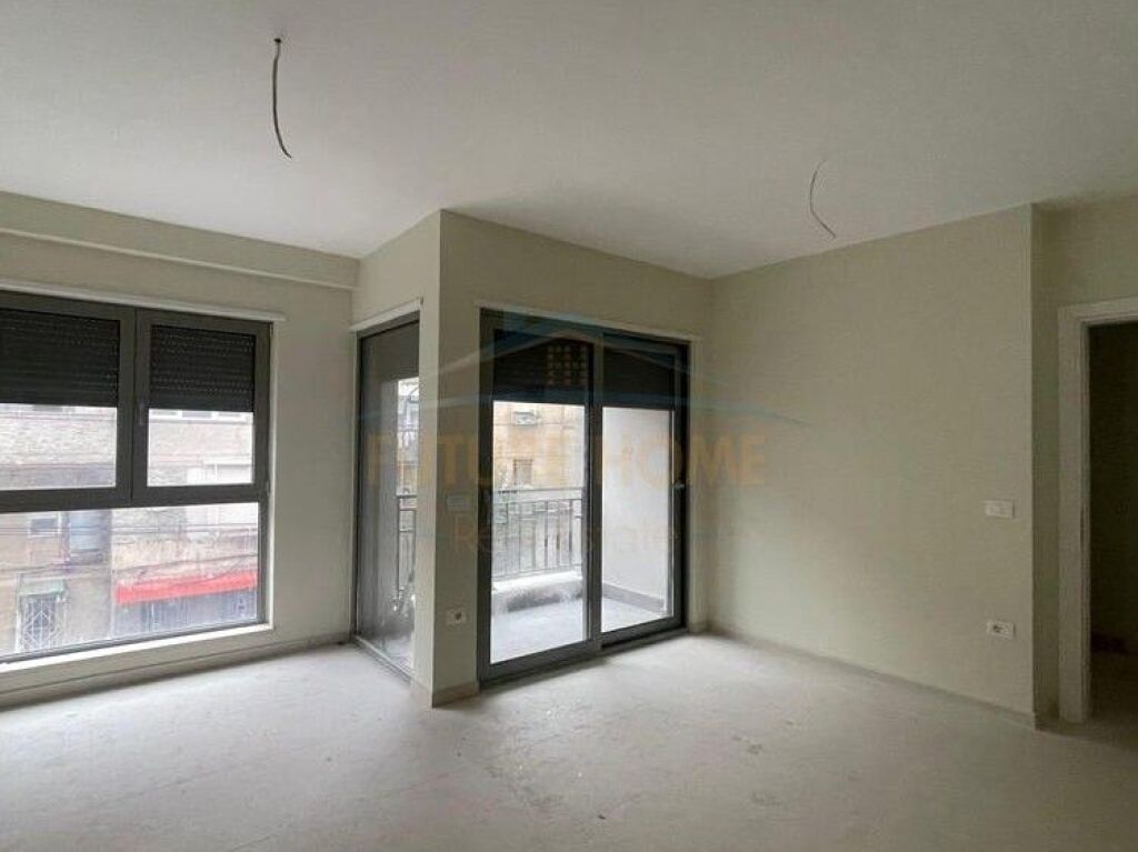 In vendita, Appartamento 1+1, Via Dervish Hekali, Scuola Rossa, Tirana
