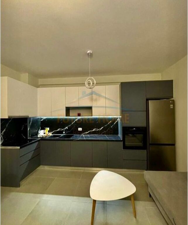 ✨ Mai Abitato Prima – 2+1 Moderno in Affitto in Via Durazzo! 🏢