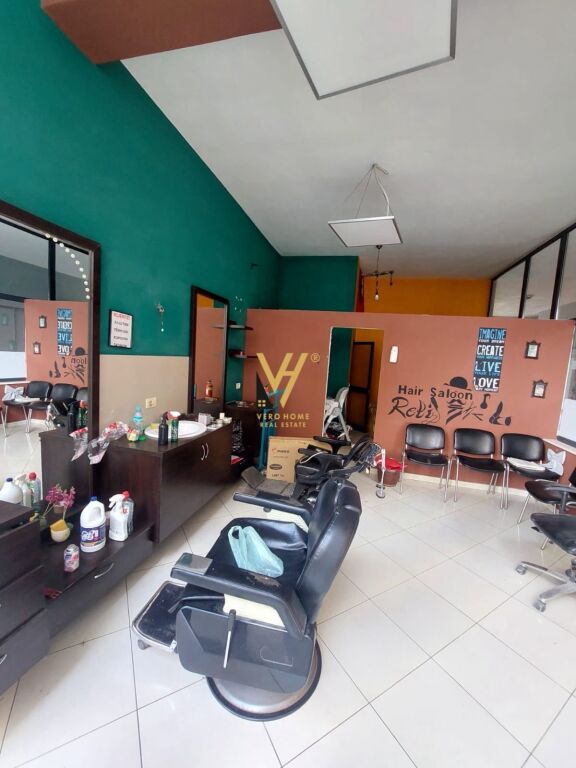 VENDESI COMMERCIALE IN VENDITA 40 M2 A ASTIR 75.000 EURO