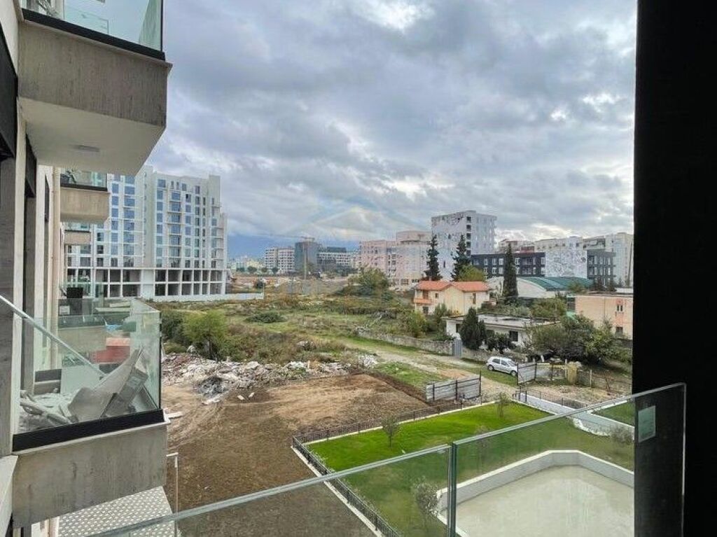 Shitet, Apartament 2+1+2, Rruga Jordan Misja, Tirane
