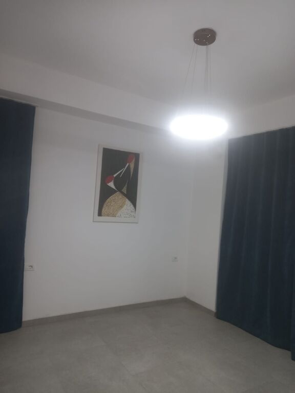 Jepen me qera 2 apartamente me qera 2+1 - 📍 5 Maj, prane pallateve te bashkise