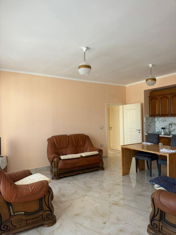 🏡 Dhome me qira – Kati i 2-të i një vile në Selitë të Vogël !