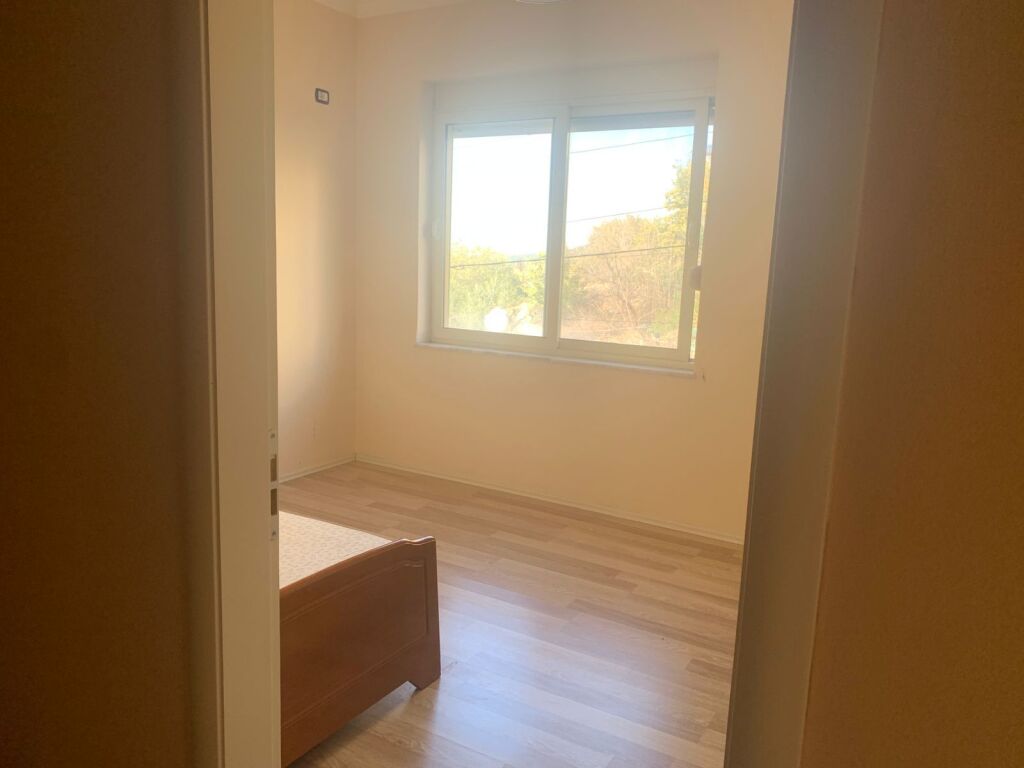 jepet me qera apartament 2+1+Ballkon Kati 2, 130 m² 450 € (FRESKU)