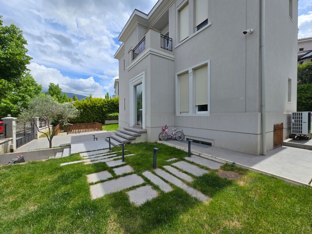 🏡 VILLA DI LUSSO IN VENDITA A ROLLING HILLS – TEG