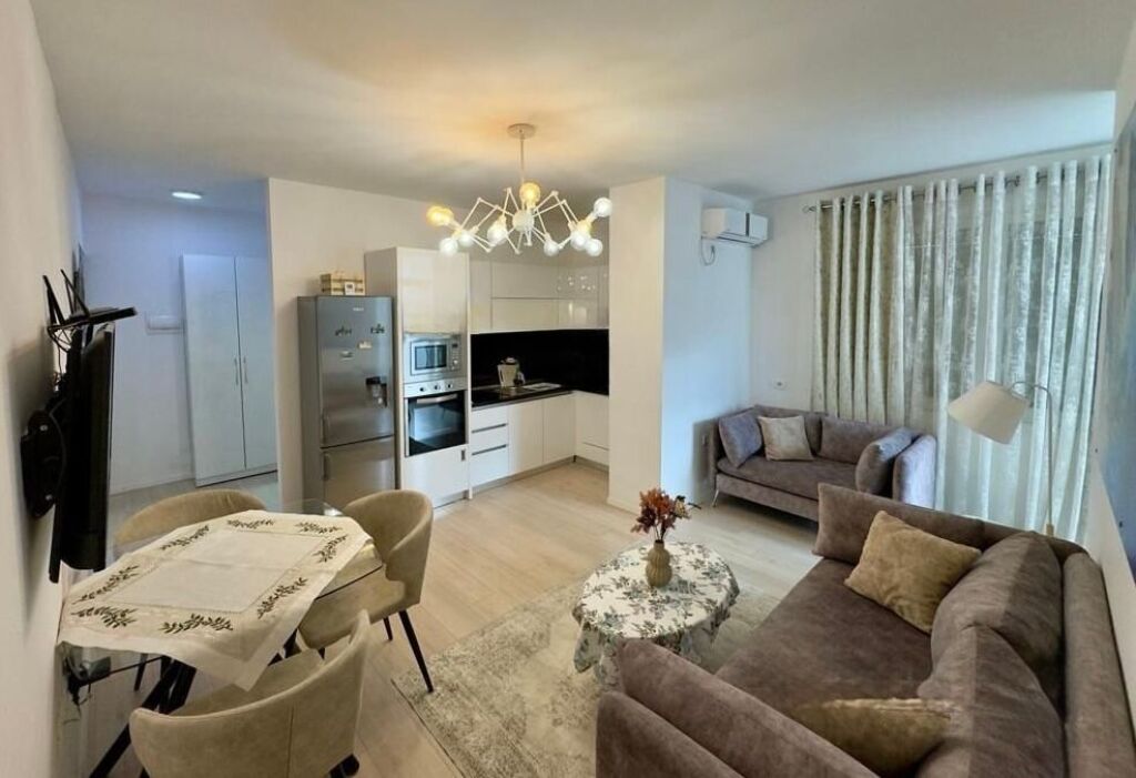 Pazar i ri apartament 2+1 me qera