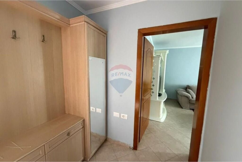 Tiranë  Apartament 1+1 Me Qira tek Ambasada Amerikane