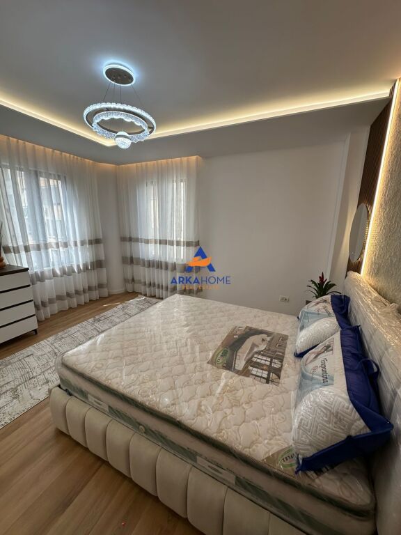 SHITET APARTAMENT 2+1+BALLKON "PALLATI ME SHIGJETA" 250.000 EURO
