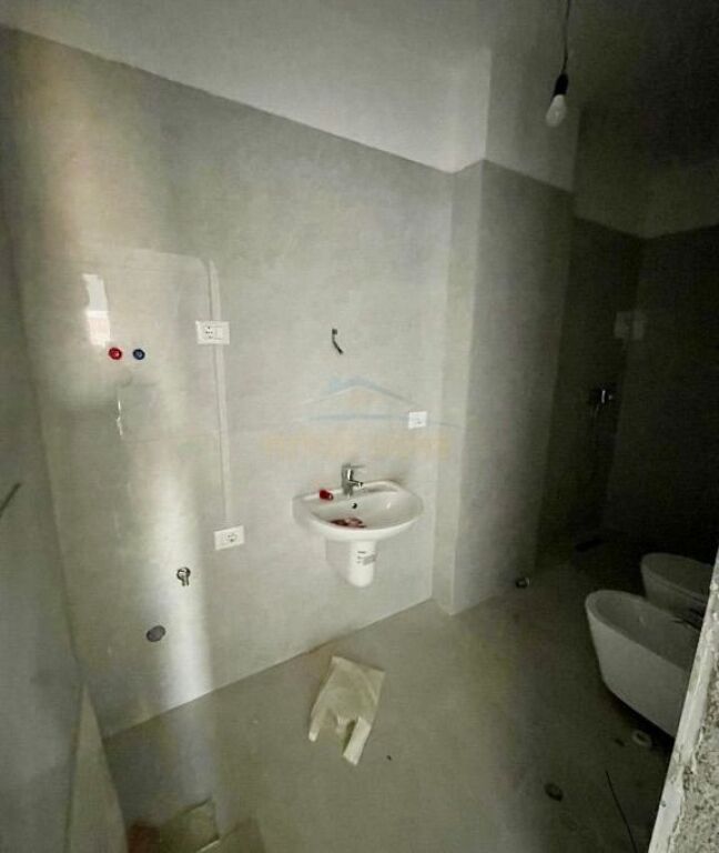 ✨ Jeto me Stil te Kompleksi "Aura" – 2+1 në Shitje! 🏢