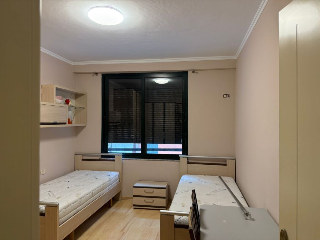 Jepet me Qera Apartament 2+1+2 tek 21 Dhjetori