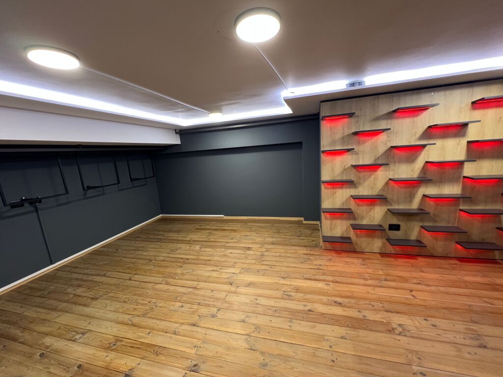 Premises for rent at Hotel Marinaj Astir