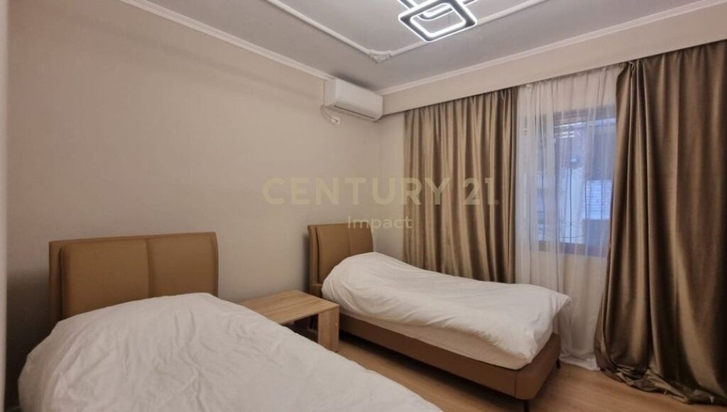 Apartment for rent 2+1+Parking, Restaurant Durres