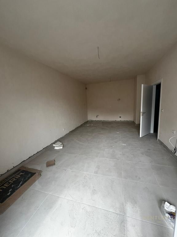 APARTAMENT 2+1 PER SHITJE / 5 MAJ