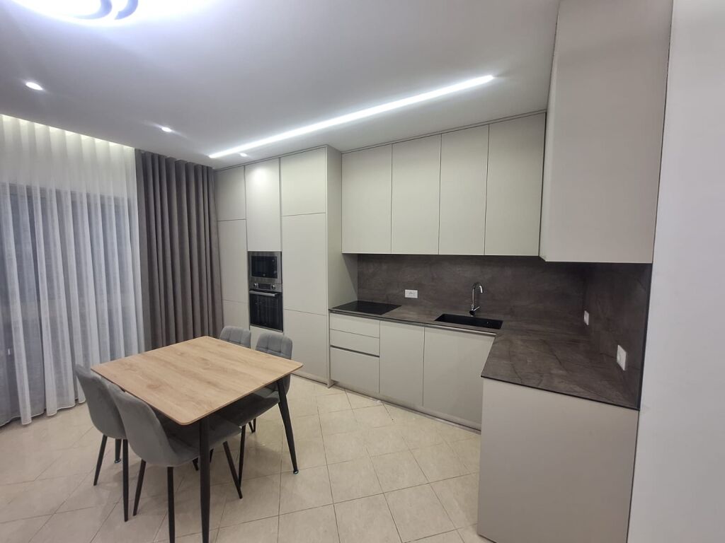 Appartamento 2+1 in affitto ad Astir