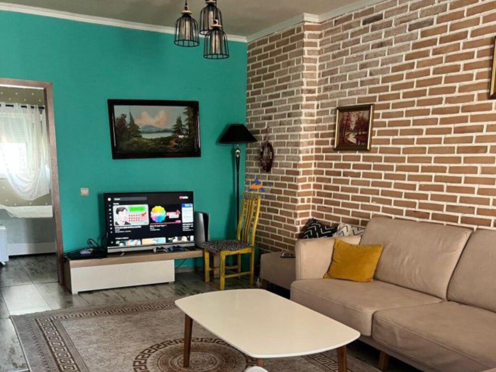 FOR RENT APARTMENT 2+1+BALCONY "COMMUNE OF PARIS" 65,000 LEKE