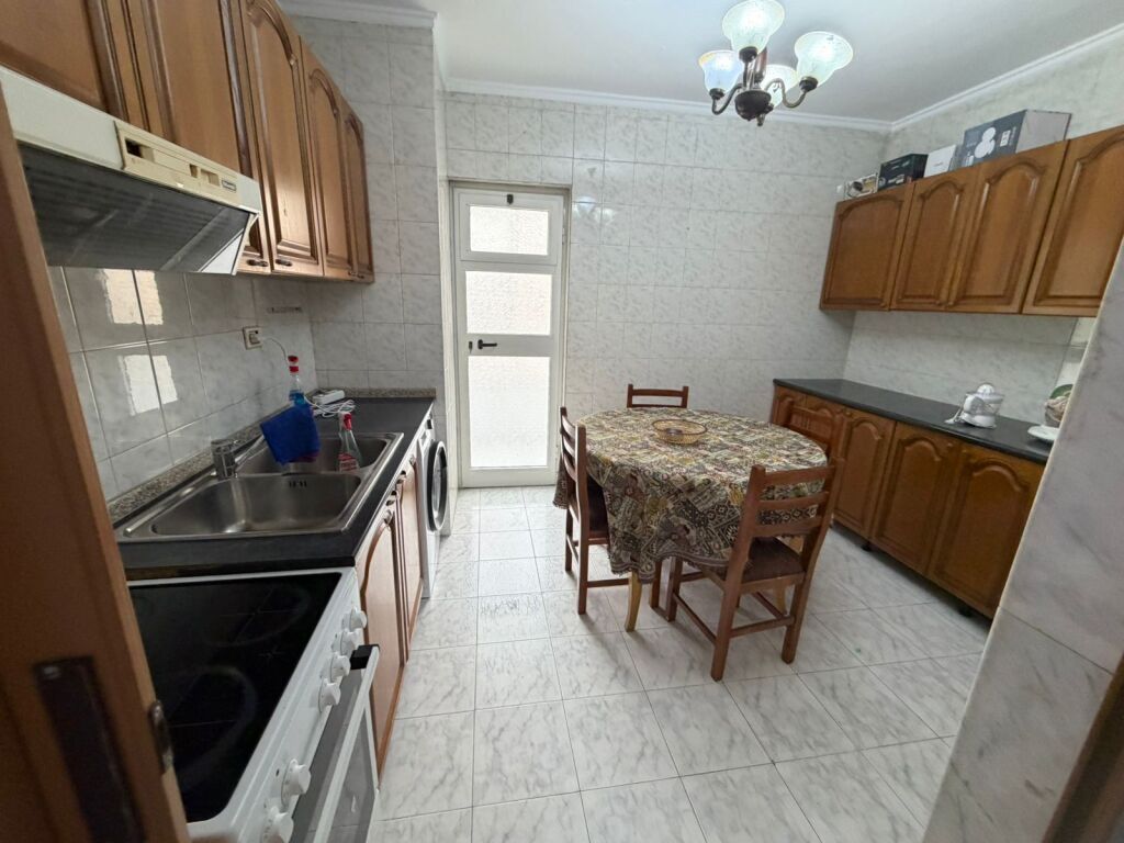 Appartamento 2+1+2 balconi in affitto Via Dritan Hoxha
