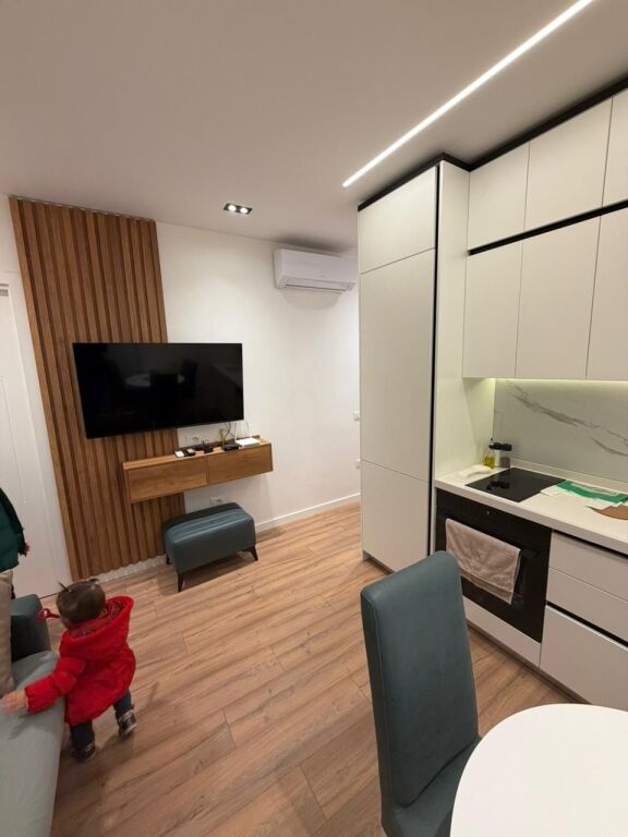 Apartament 1+1 per qira Kompleksi Deliorgji !