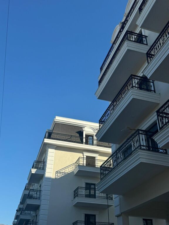 SAUK, Porta Tirana e Re vendiamo super appartamento 2+1+2