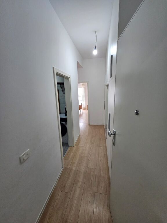 Jepet me qera apartament 2+1 + Parkim Ali Dem te Mangalemi
