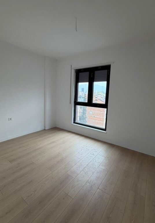 Komuna e Parisit apartament 2+1+2