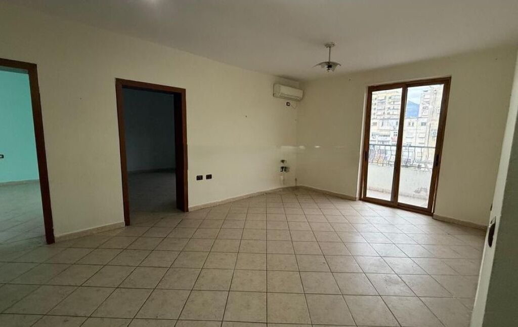 VENDESI APPARTAMENTO 2+1+2 AL 21 DICEMBRE
