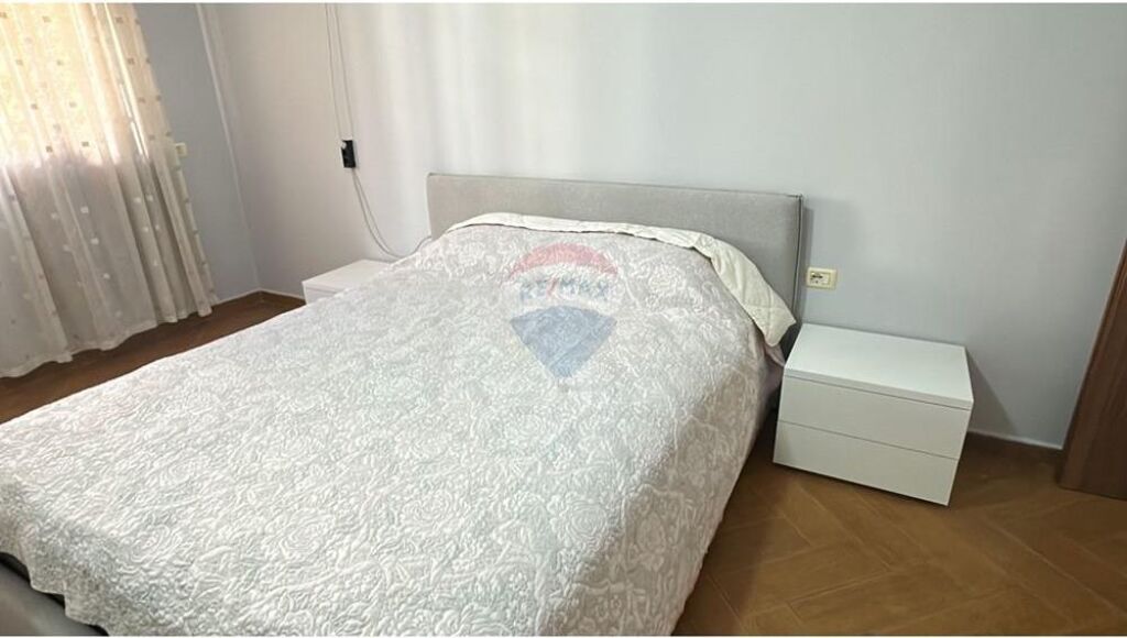 Apartament 1+1 me qera Komuna e Parisit