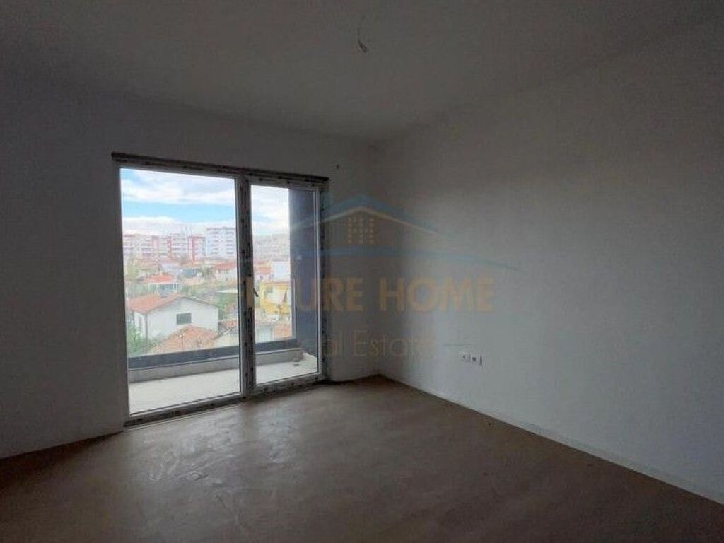 Shitet, Apartament 2+1+2, Rruga Jordan Misja, Tirane