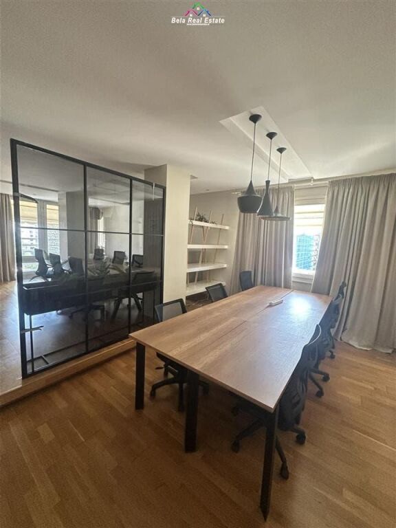 Zyre Me Qera Ne Bllok (ID BZ2351) Tirane.