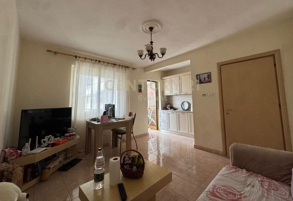 Apartment for rent 2+1+Parking, Restaurant Durres